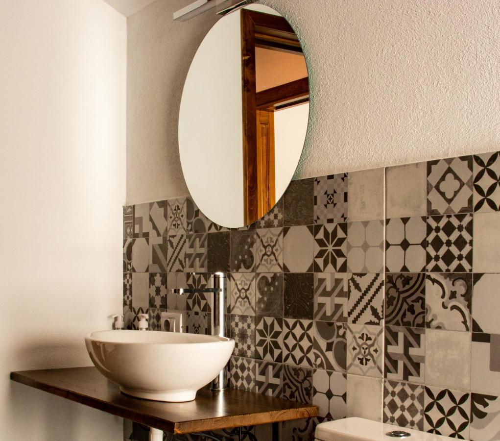 Delut Guest house *